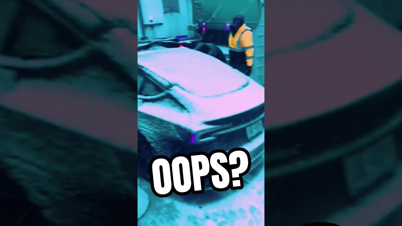 THIS DRIVER SHOULDA PAID MORE ATTENTION