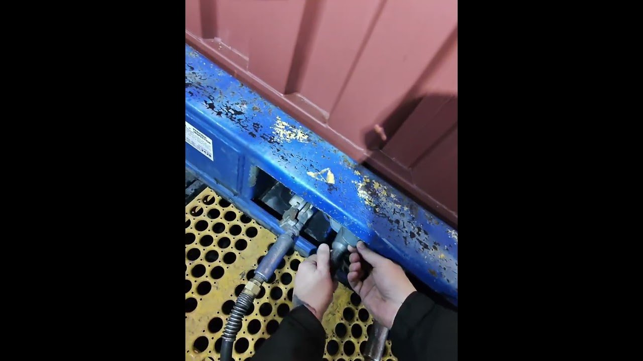 THIS IS WHY YOU LOVE TRUCKERS.