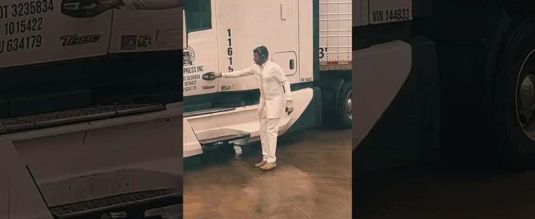 THIS TRUCK DRIVER MEANS BUSINESS! HE’S NOT MESSING AROUND.