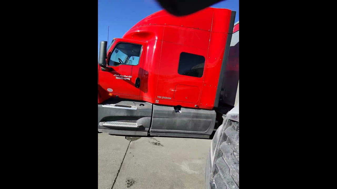 TRUCKING POV. Happy monday. This is Trucking in Real Life #trucking #trucker #shorts #metaglasses