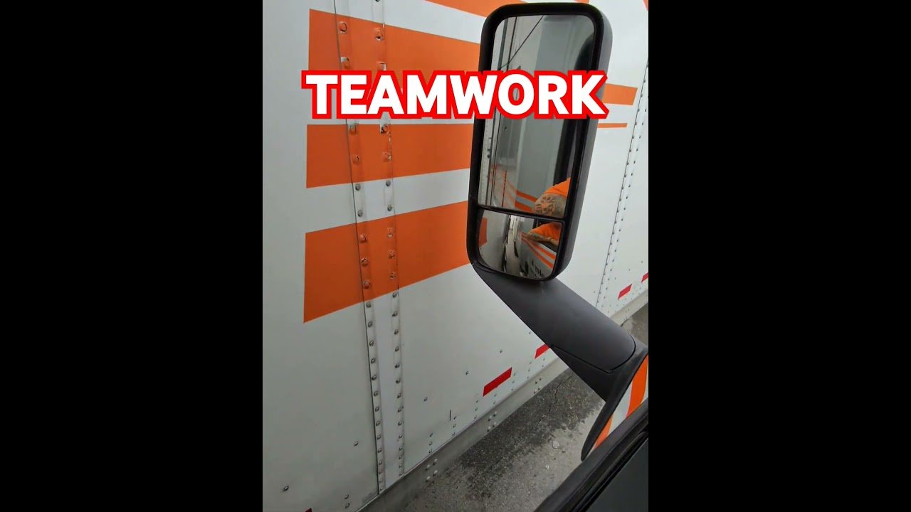 Teamwork saves Truck Drivers A**! Why are drivers so bad these days? THIS HAPPENS WAY TOO OFTEN!