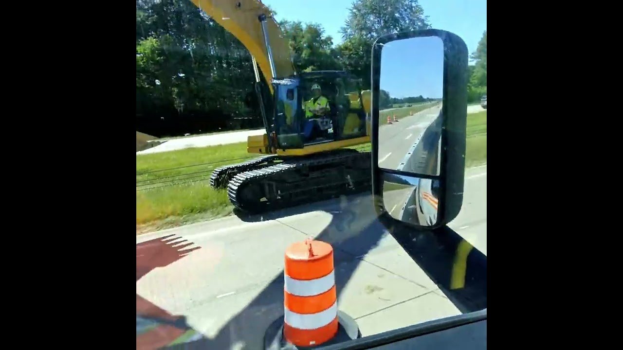 That’s how they do it! Nobody knows how they did it until now? This trucker will blow your mind.
