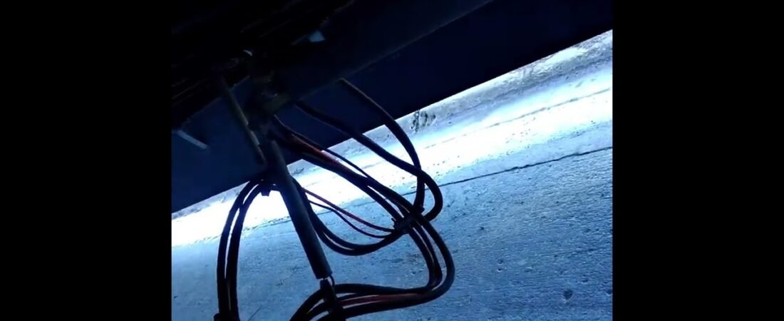 This Trucker Warned the Smugglers before he Electrocuted them all with his Stinger. Real life!