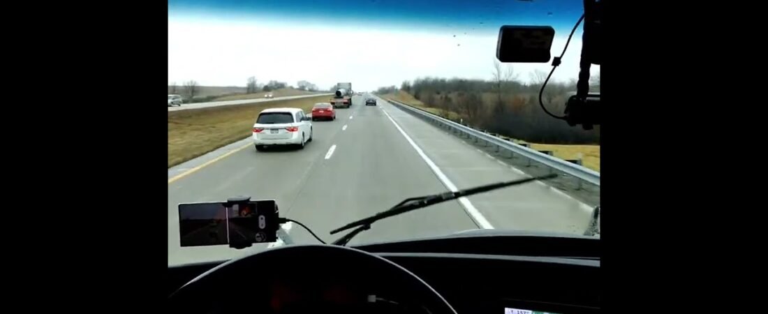 This Trucker is doing everything he can to make it home for Christmas. Family is everything. (1)
