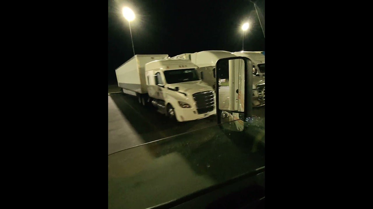 This is AMERICAN TRUCKING! Hang out POV with a Old School Trucker.