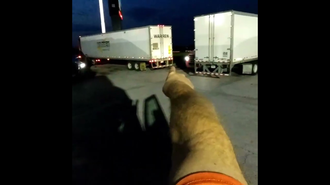 This is an AMAZING SITUATION for everybody out here. #BoneheadTruckers #TruckerFails #Trucker