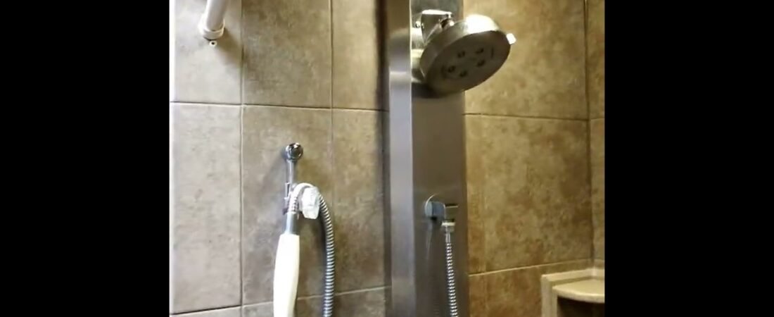 Truck Stop Shower Doesn’t Lock?!?! Anyone can walk right in. Do lot Lizards know this?