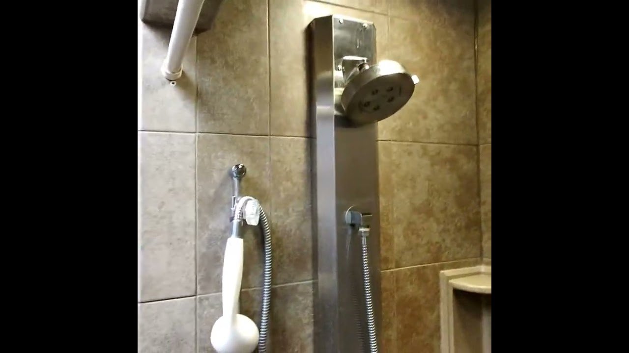Truck Stop Shower Doesn’t Lock?!?! Anyone can walk right in. Do lot Lizards know this?