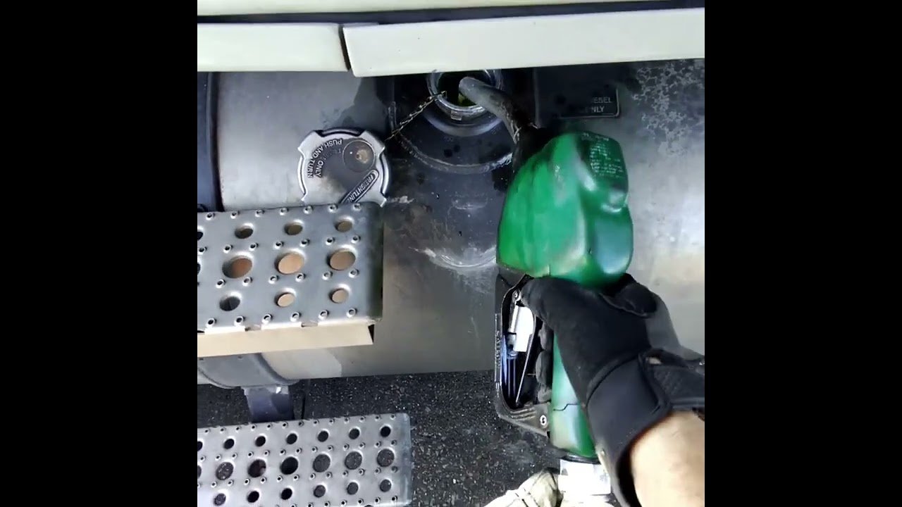 Trucker Illegally tops off Diesel Tank to get EVERY MILE POSSIBLE! Would you do this or are you bawk