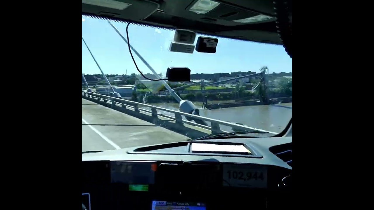 Trucker Makes POOR LIFE CHOICES Live on Camera for the WHOLE WORLD to see.