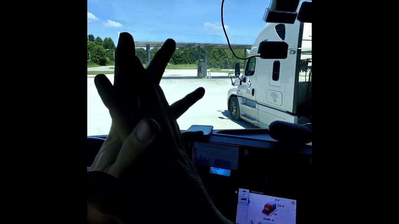 Trucker Makes REAL THREATS to a driver about to hit his big rig in the parking lot. Let’s do it