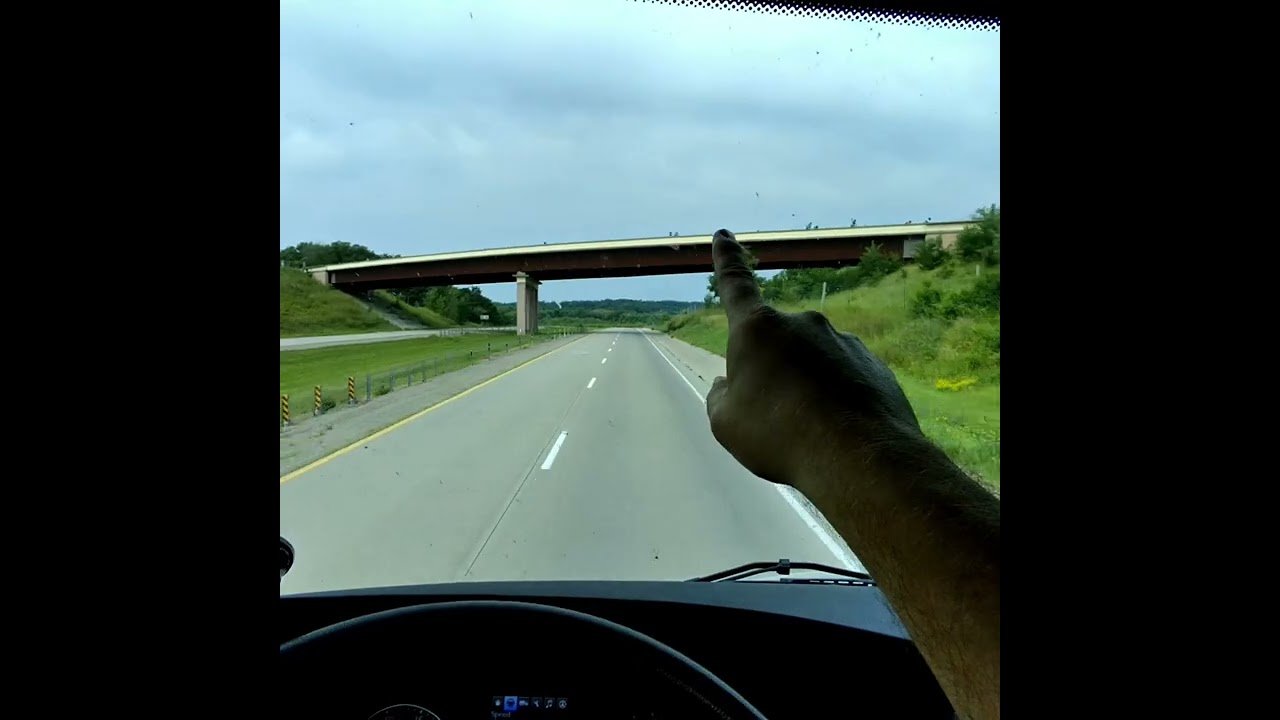 Trucker Spots People, doing people things.. What does it look like they are doing to you?