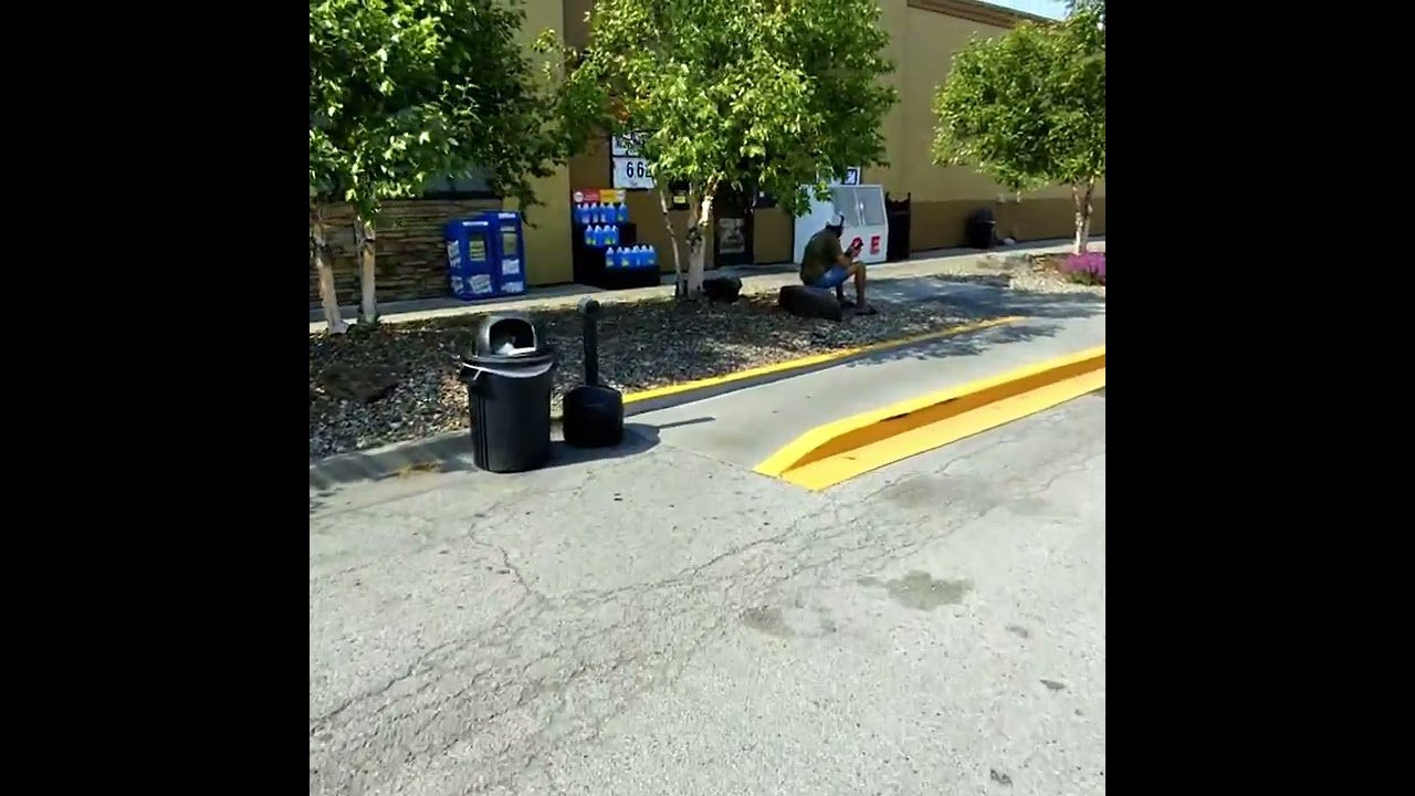 Trucker caught having a picnic at the fuel pump while everyone had to wait. Welcome to America.