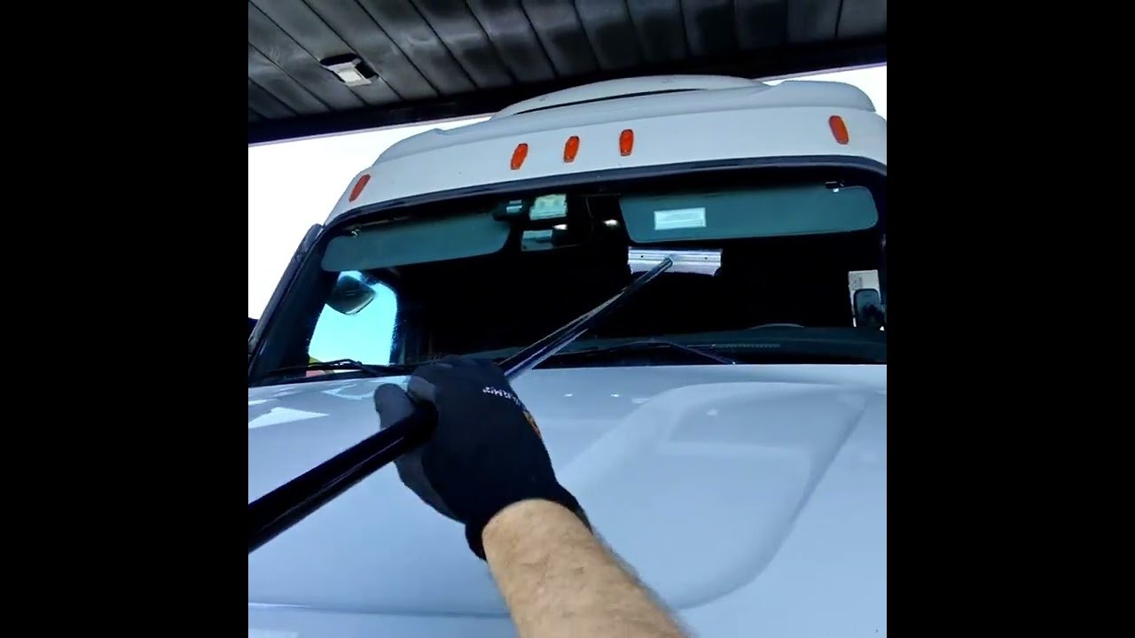 Trucker caught looking into truck windows like a real creep.  Did he look in your window, too?