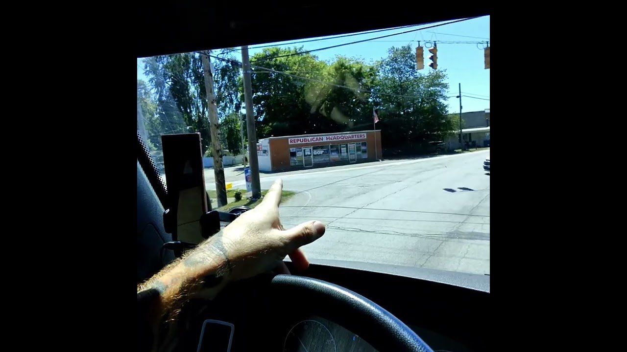 Trucker found the Republican Headquarters! Who inside this building? Where’s secret service?