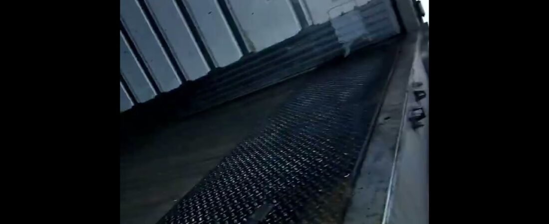 Trucker plays peekaboo with Smugglers to save his own life and his job. Trucking ain’t easy peazy.
