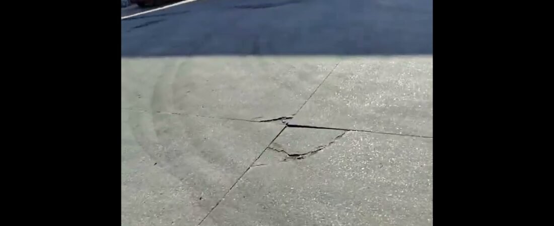 Trucker shows you the location of the WHAMMO button just in case. Always remember this.