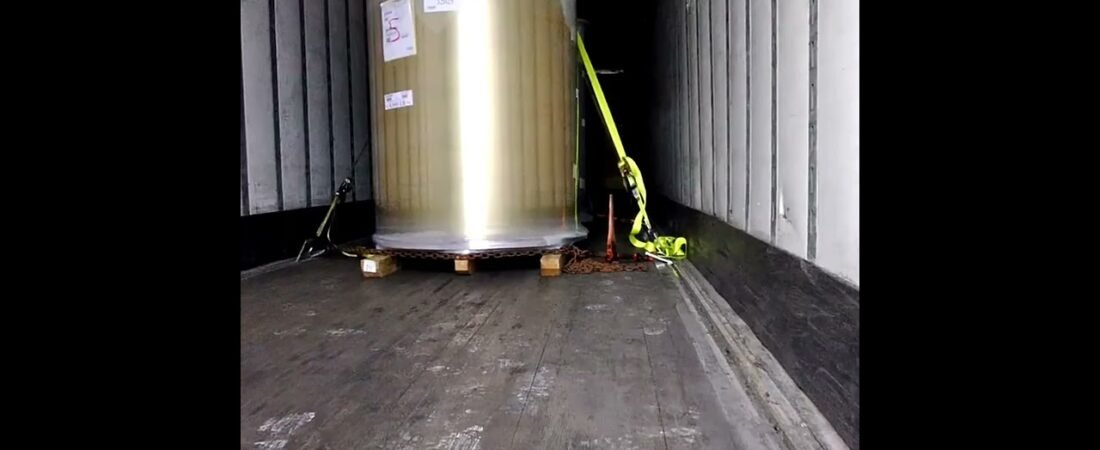 Trucker tries to reason with the Smugglers to get them out of the trailer before he uses the STINGER