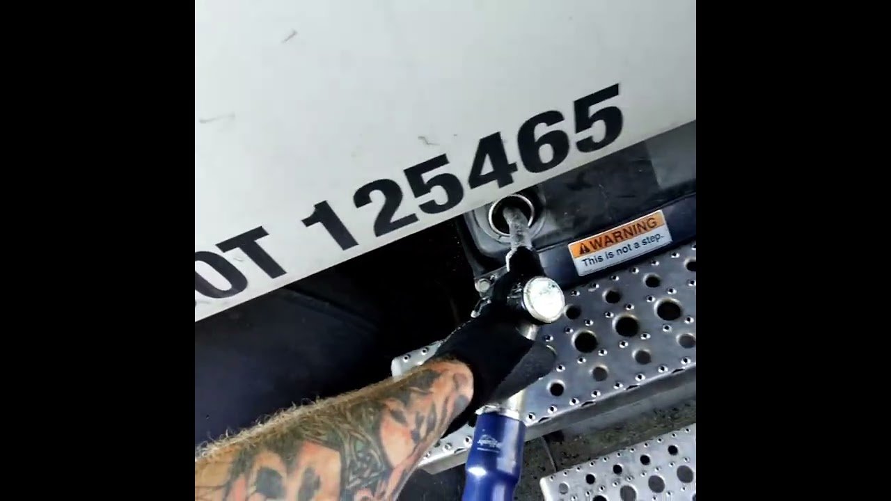 Truckers do it like GANGSTERS! We know how to hold it right. We know how to use it right too.