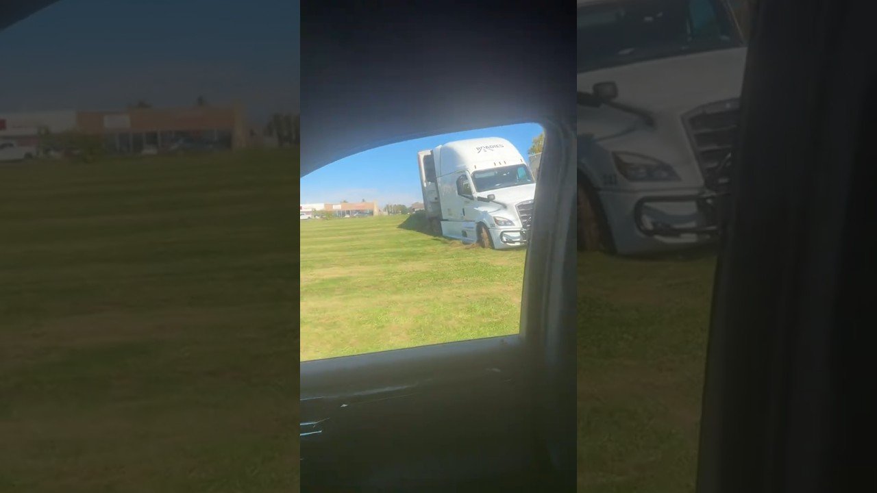 WHAT WAS YOUR PLAN DRIVER? YOU CANT TRUCKER LIKE THAT!