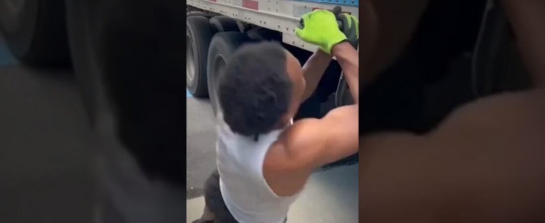 WHEN YOU CATCH A SOMALIAN TRUCKER TRYING TO STEAL YOUR TRAILER.