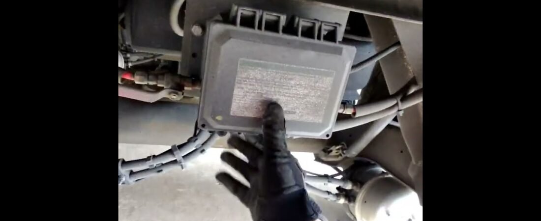 What this trucker does to smugglers will blow your mind. He doesn’t put up with anything illegal!