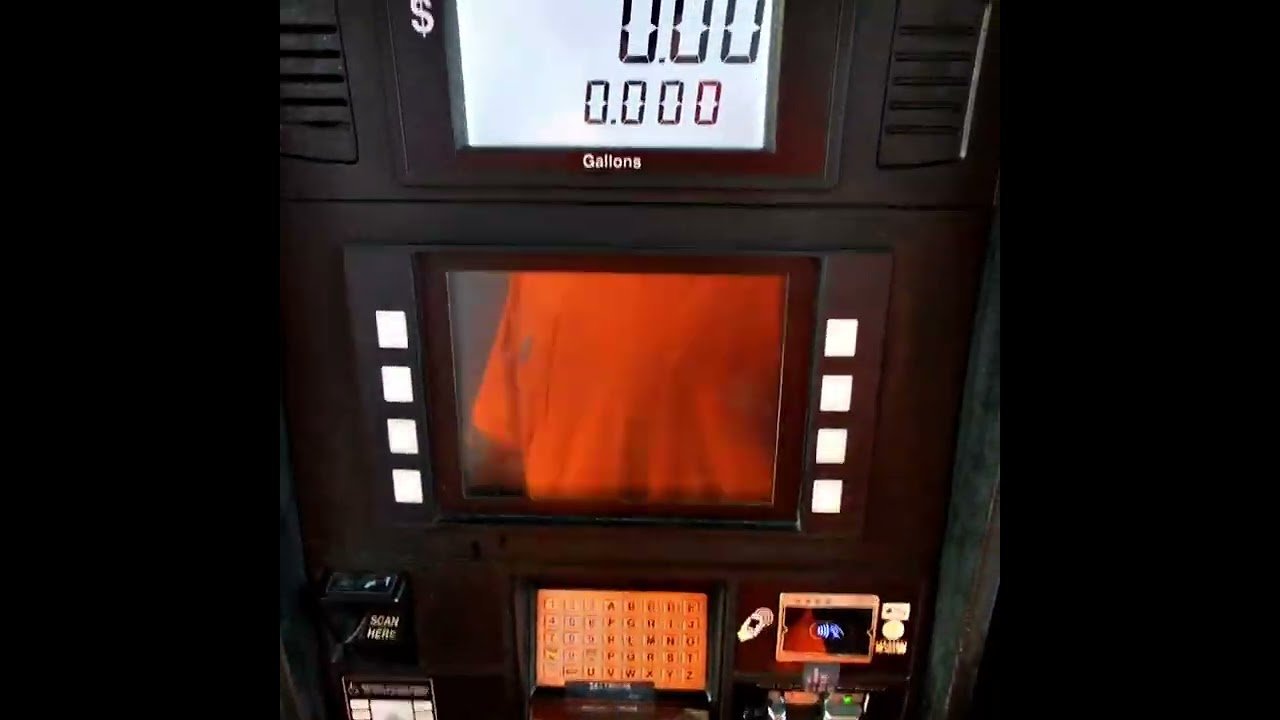 Why doesn’t this fit? How am I supposed to fuel like this? Does anyone want to tell them?