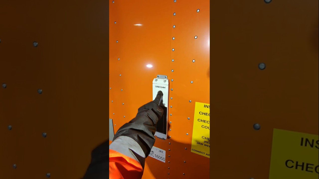 You’ve never seen a semi trailer this clean! #companydriver #van
