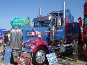 Rig photo — Kenworth W900 — Long hood, big presence