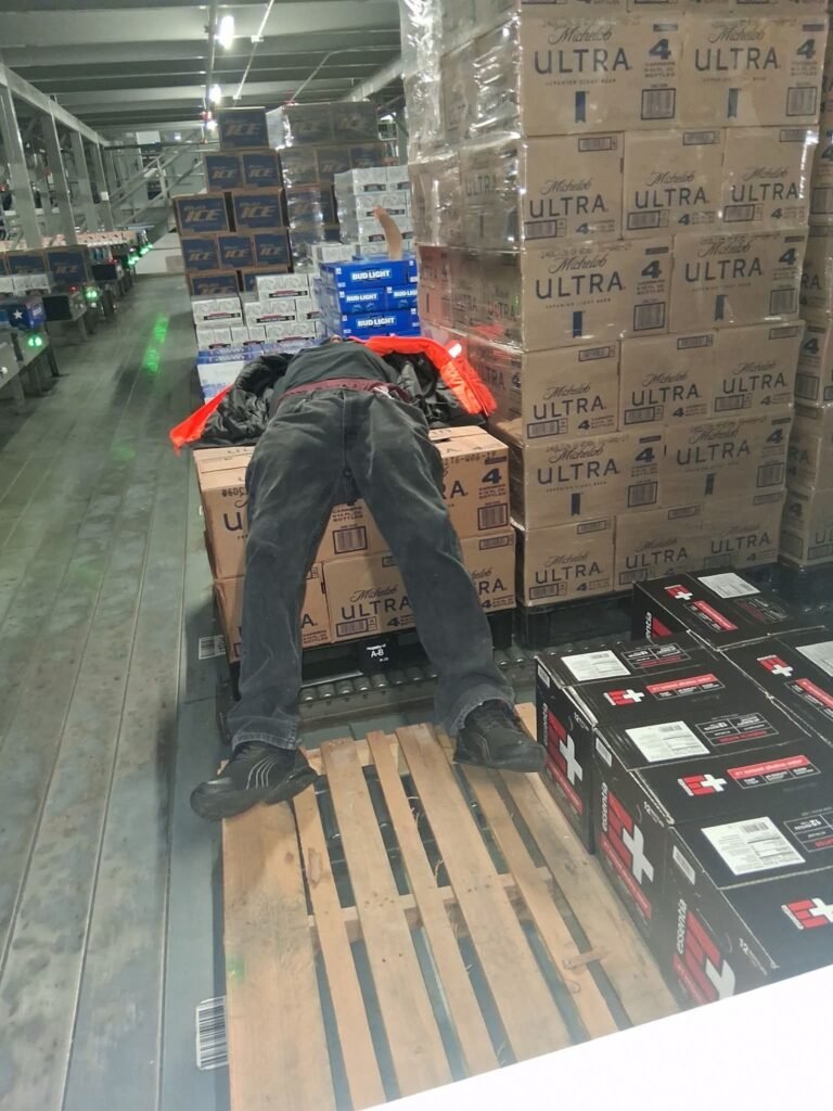 BRUH, DOCK WORKER PASSED OUT. NOW I'M NEVER GETTING OUTTA HERE!