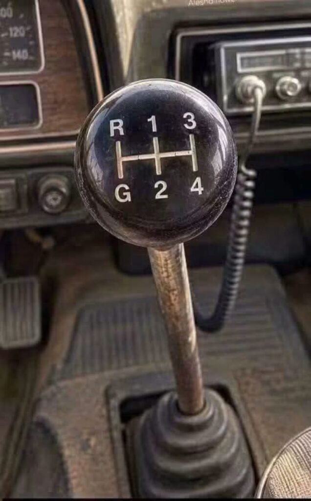 GOOD LUCK FIGURING OUT WHAT THE "G" GEAR IS!