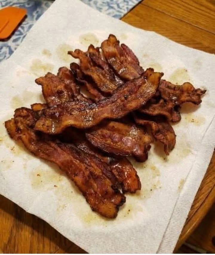 Kids won't eat. They said I burnt the bacon. Who wants some kids?