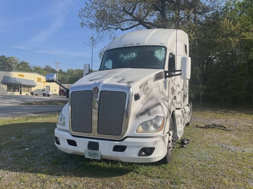 THIS TRUCK IS GOING VIRAL ON THE INTERNET. DOES ANYONE KNOW THE BACK STORY?