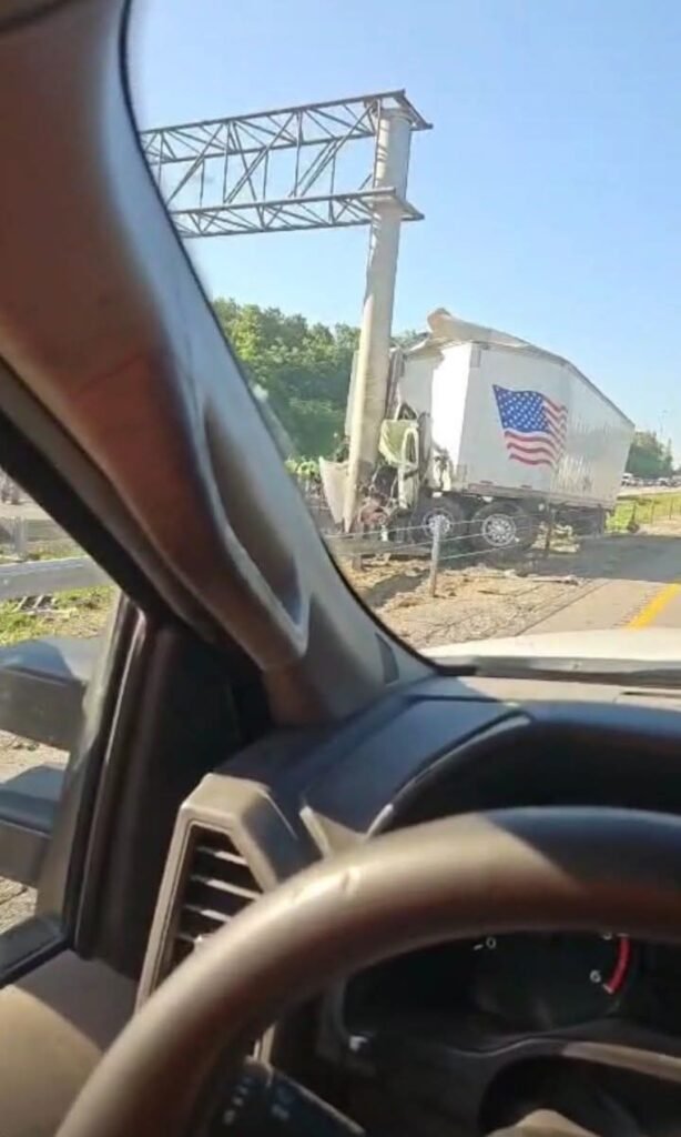 Texting and trucking don't mix.