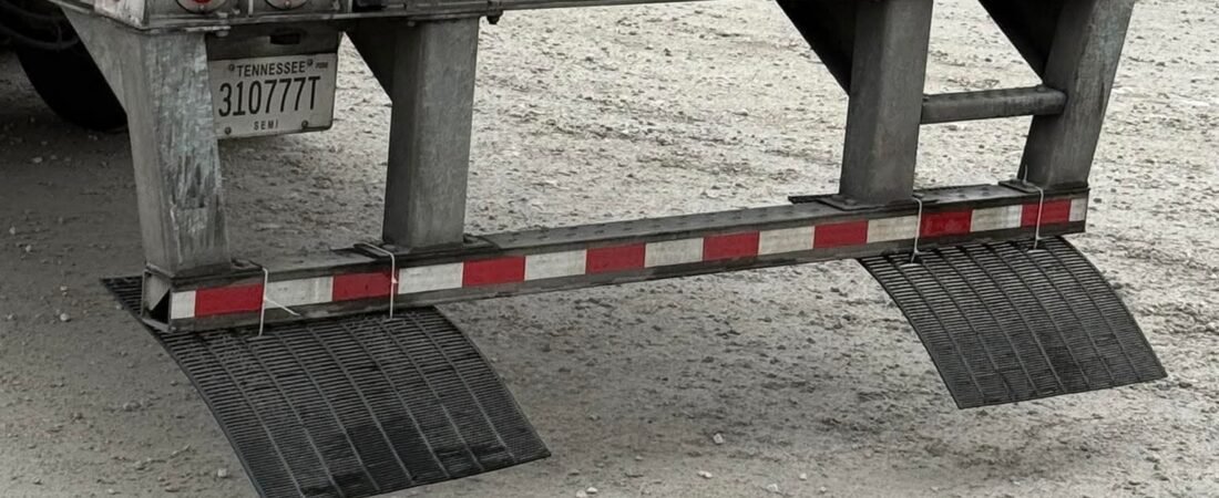 They even put flip flops on the trailer!