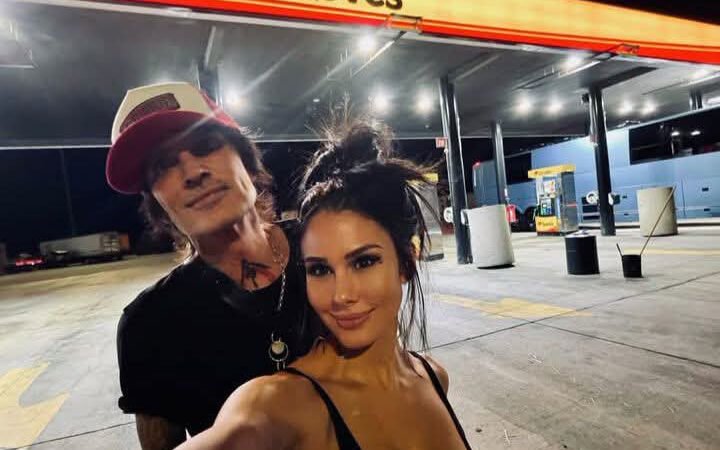 Tommy Lee 💥 Brittany Furlan @ LOVES!