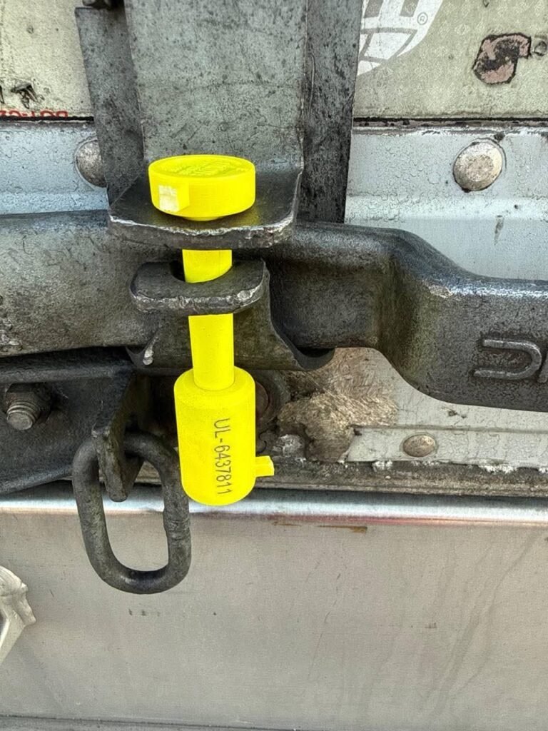 WHAT'S THE BEST TOOL TO REMOVE THIS, DRIVER?